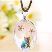 Load image into Gallery viewer, Peach Blossom 0wl Necklace.