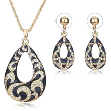 Load image into Gallery viewer, Black Swirl Design Necklace Set.