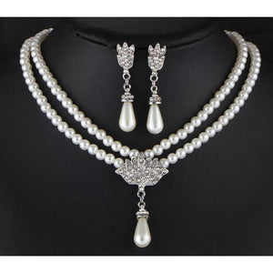 Crystal Pearl Necklace Set.
