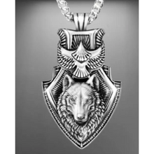 Load image into Gallery viewer, Wolf Head Necklace