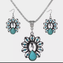 Load image into Gallery viewer, Prancing Peacock Necklace Set